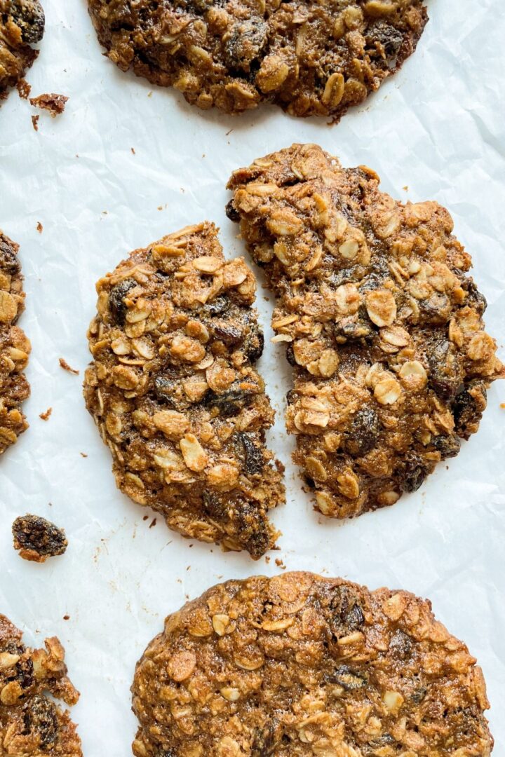 Healthy Vegan Oatmeal Raisin Cookies (with Coconut Oil