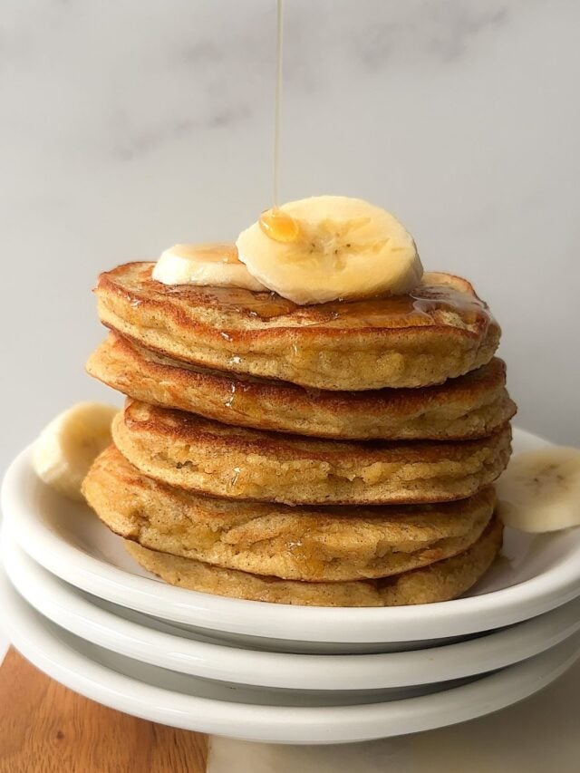 Almond Flour Banana Pancakes