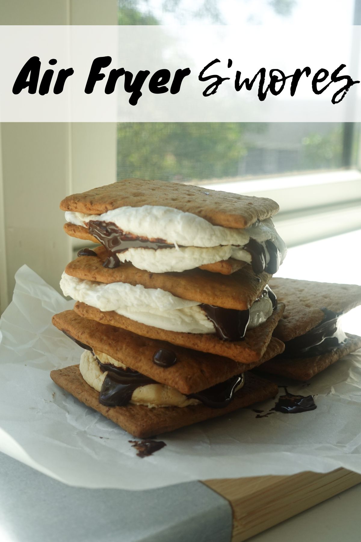 Air Fryer S'mores - hellofrozenbananas.com