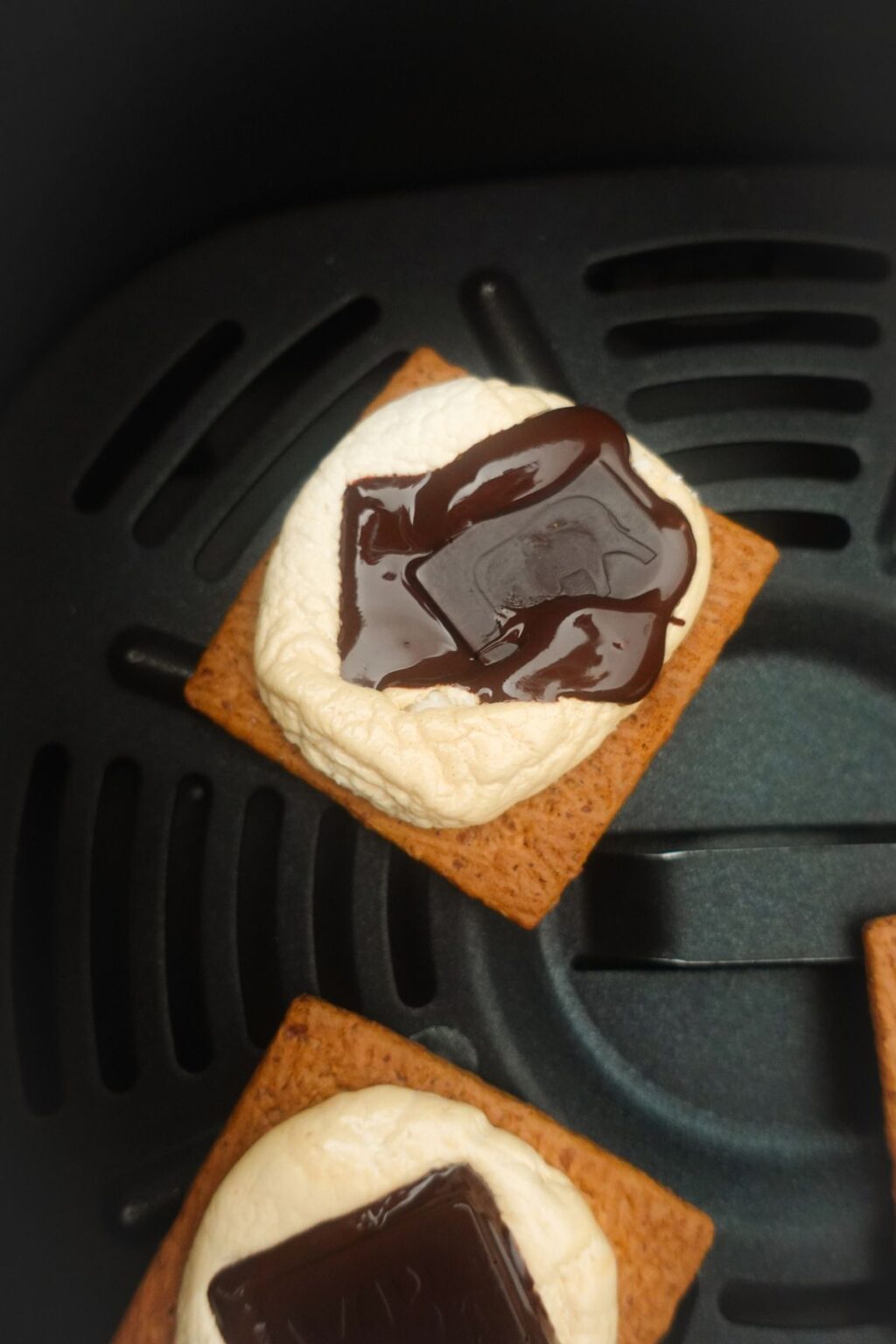 Air Fryer S'mores - hellofrozenbananas.com